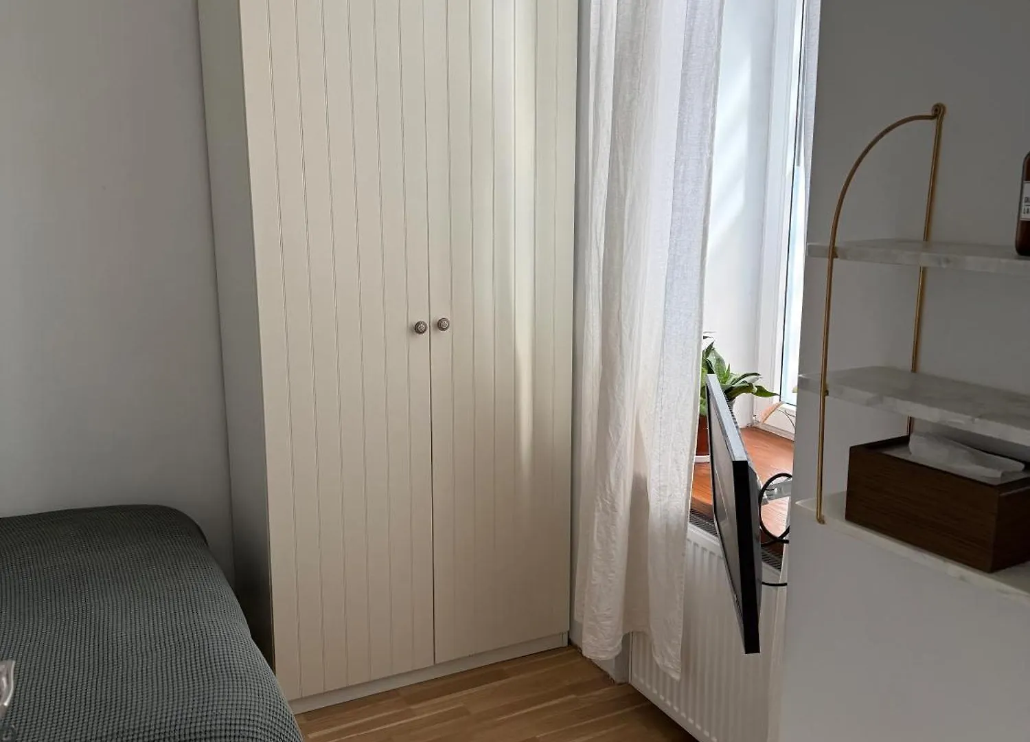 Vauxhall Gardens Studio Warsaw 0*,  Poland